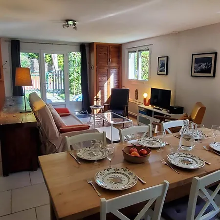 Au Petit Sequoia - Appt Avec Vue Montagne Apartmán